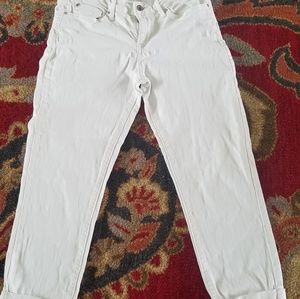 Size 6 Denizen by Levi's modern crop pants